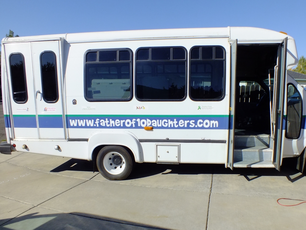 2004 e450 bus